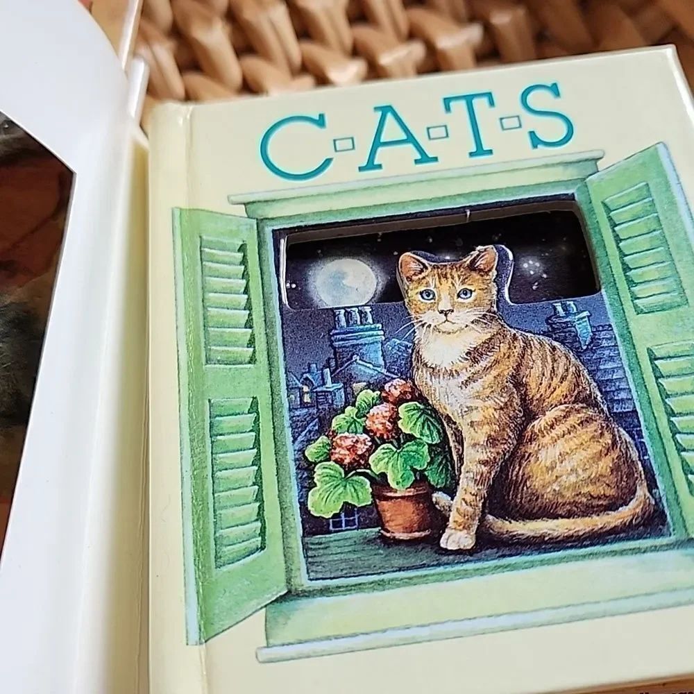 Two Mini Cat Books - Picture 12 of 12